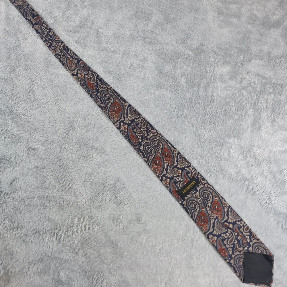 Nordstrom Mens Navy Blue Paisley Silk‎ Necktie Classic Formal Business 59